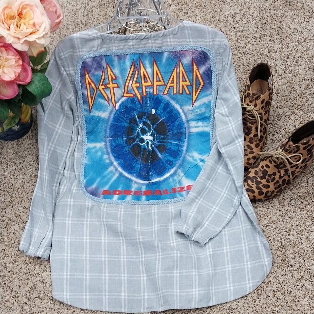 2901 Size Medium Old Navy Grey and Blue Upcycled Button Down Shirt.